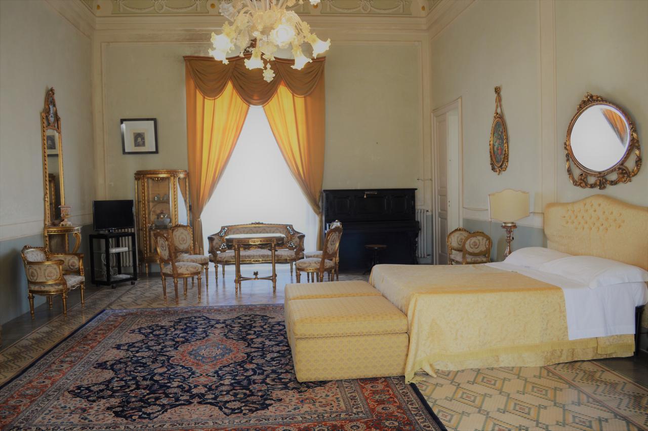 Palazzo Vecchio Bed & Breakfast Marittima Exterior photo