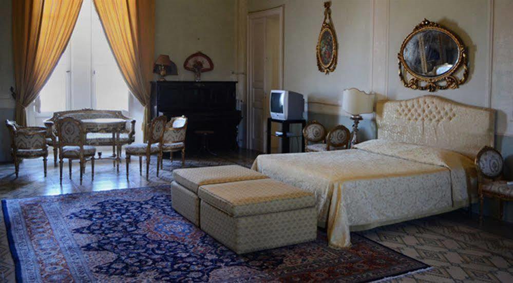 Palazzo Vecchio Bed & Breakfast Marittima Exterior photo